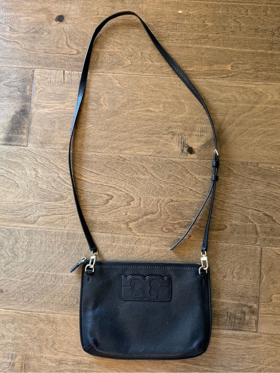 Tory Burch Handbags - Tory Burch Black Leather Crossbody with Gold Hardware